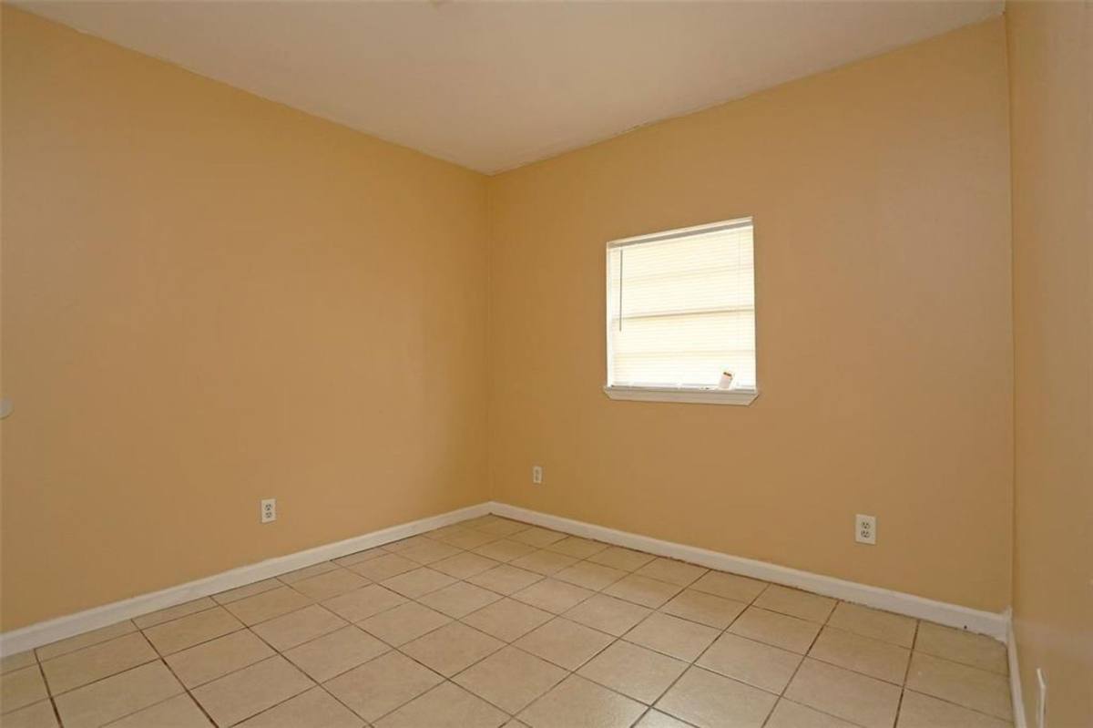 Apartment for rent at 2460 W Shane St #1, Alvin, TX 77511