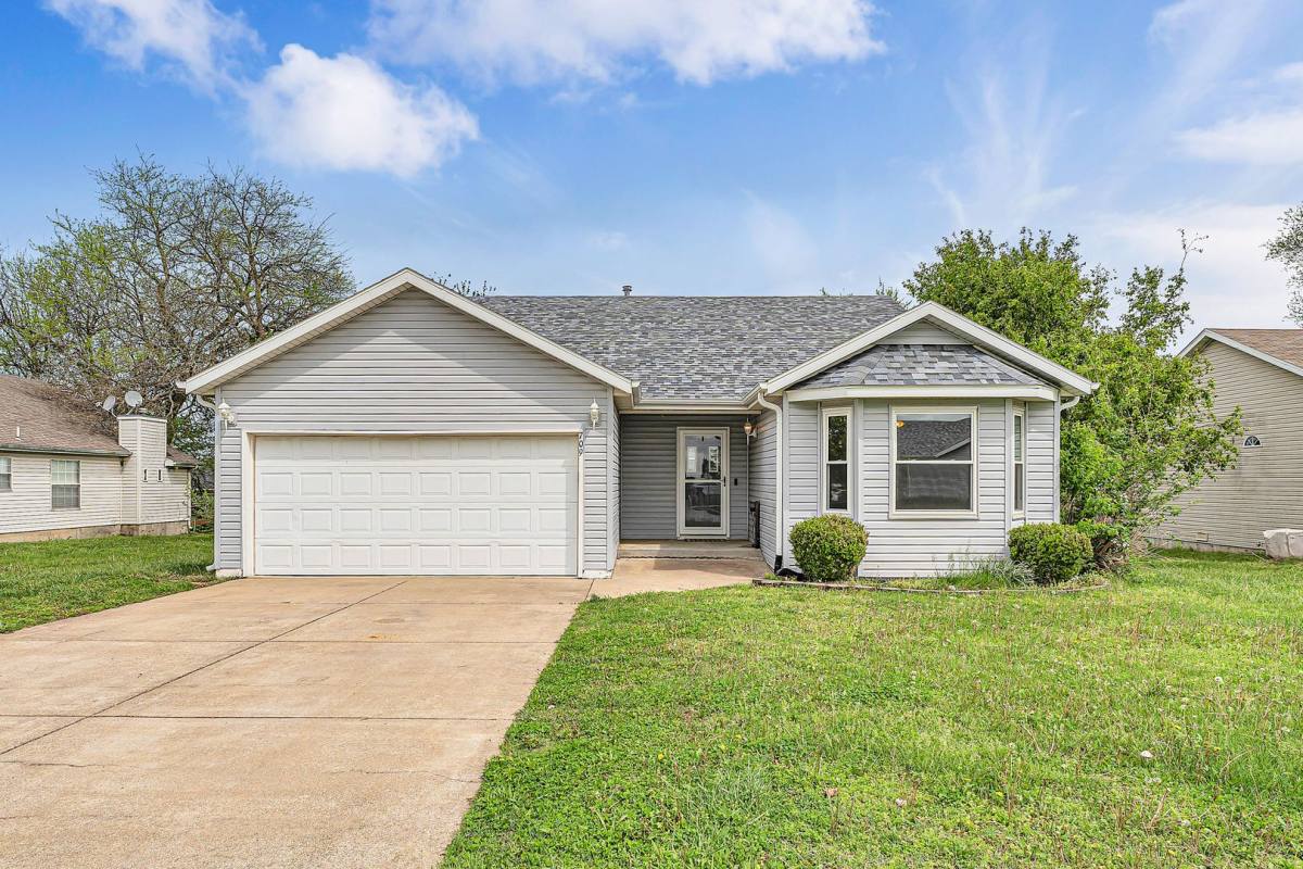 House for rent at 709 E Apple Ridge, Nixa, MO 65714