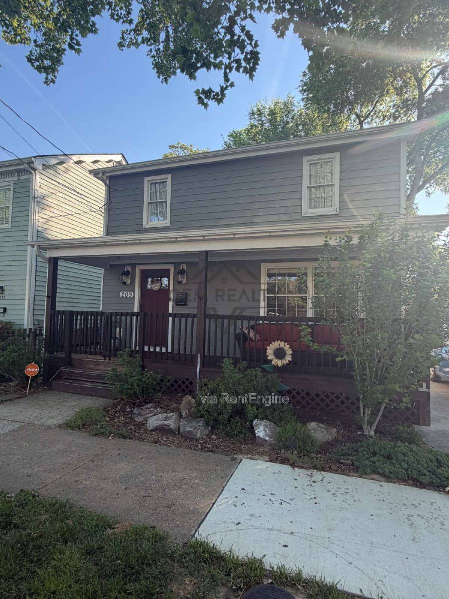House for rent at 209 Prince Edward St, Fredericksburg, VA 22401