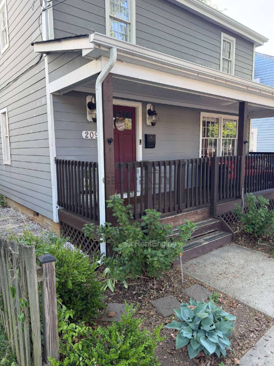 House for rent at 209 Prince Edward St, Fredericksburg, VA 22401