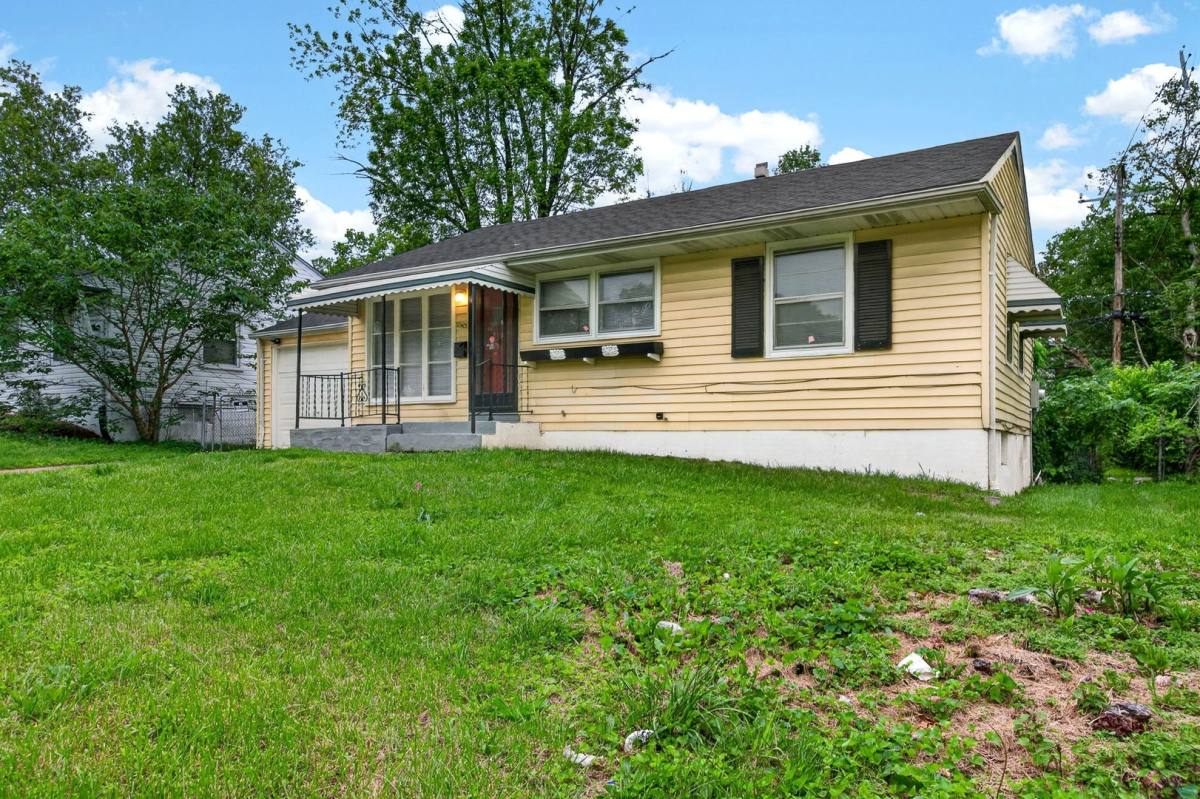House for rent at 10409 Renfrew Dr, Saint Louis, MO 63137