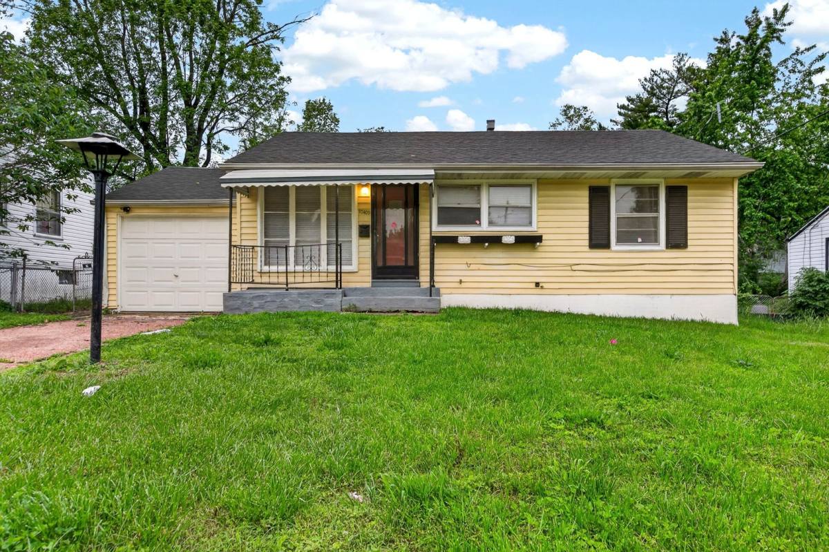 House for rent at 10409 Renfrew Dr, Saint Louis, MO 63137