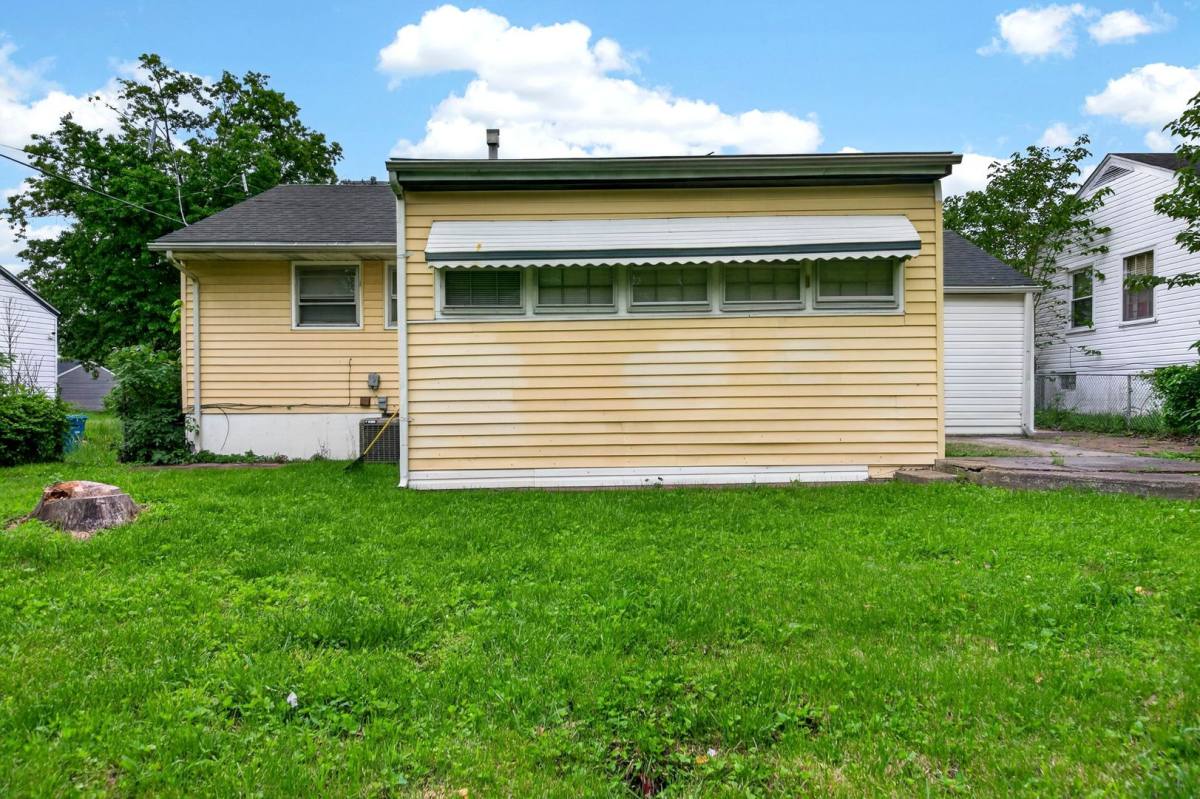 House for rent at 10409 Renfrew Dr, Saint Louis, MO 63137