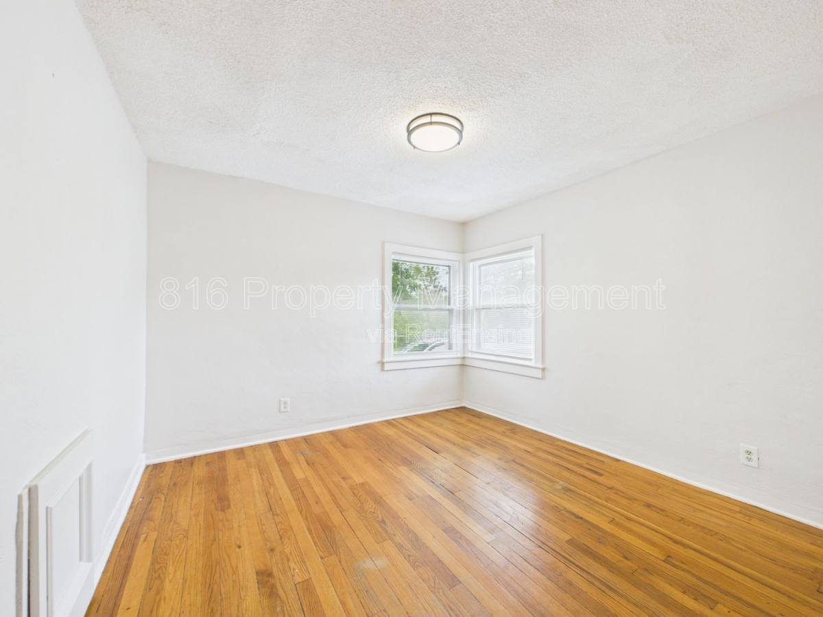 Apartment for rent at 6921 Prospect Ave #C, Kansas City, MO 64132