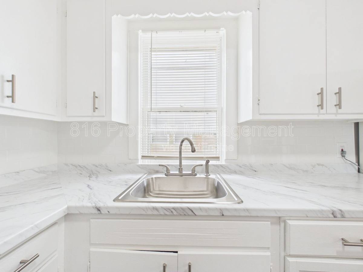 Apartment for rent at 6921 Prospect Ave #C, Kansas City, MO 64132