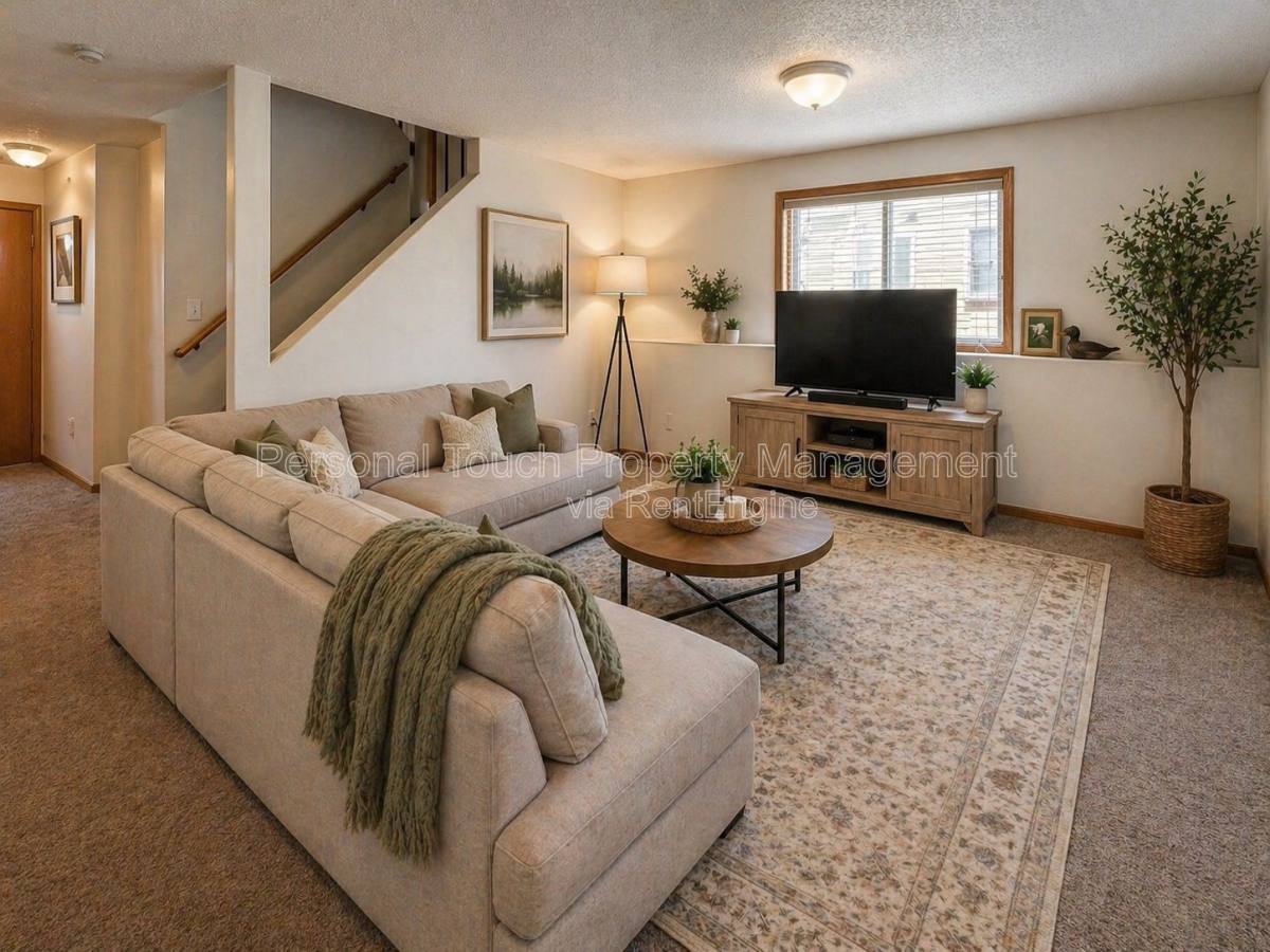 Townhouse for rent at 975 42nd Ave W, West Fargo, ND 58078
