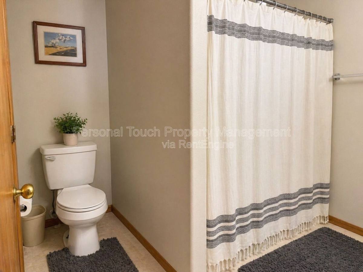 Townhouse for rent at 975 42nd Ave W, West Fargo, ND 58078