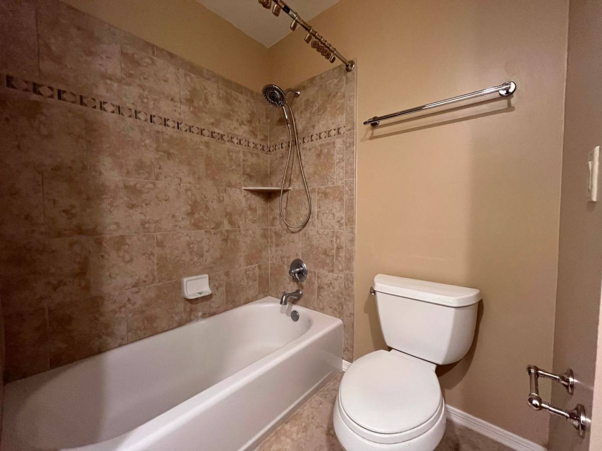 Townhouse for rent at 7513 N Via Camello Del Sur, Scottsdale, AZ 85258