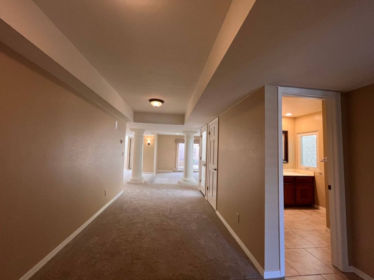 Townhouse for rent at 7513 N Via Camello Del Sur, Scottsdale, AZ 85258