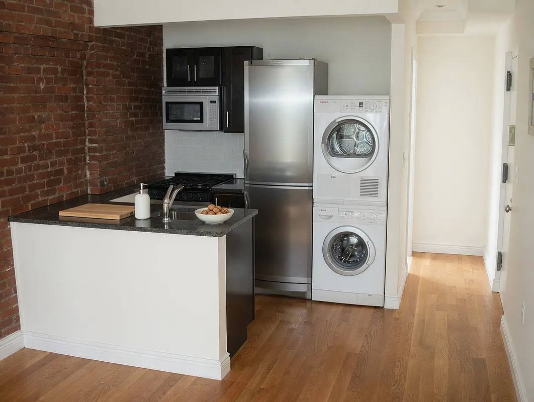 Apartment for rent at 244 E 78th St #3C, New York, NY 10075