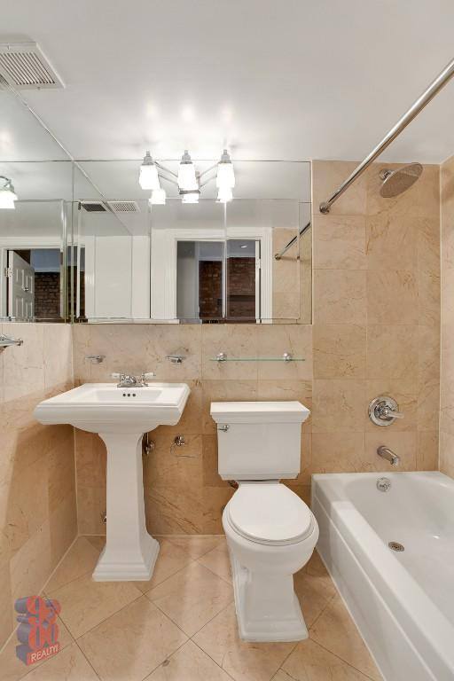 Apartment for rent at 202 E 13th St #2A, New York, NY 10003