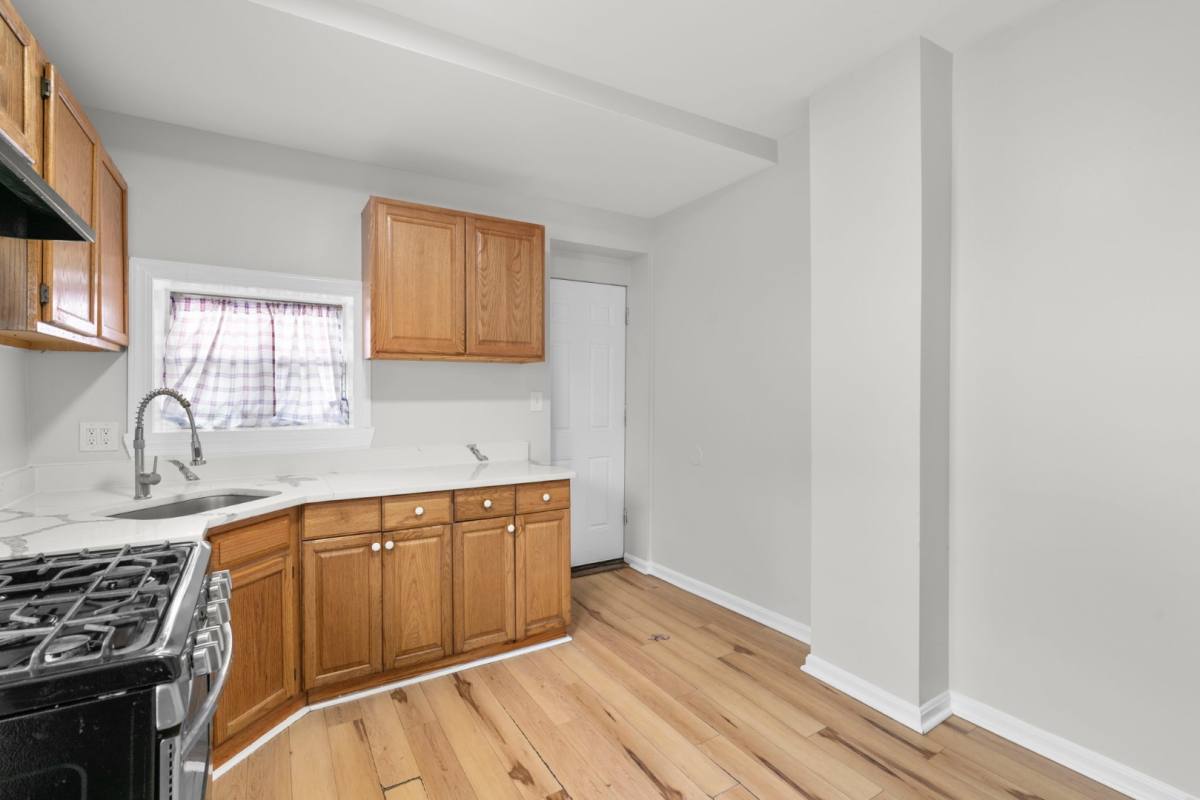 Townhouse for rent at 101 S Dean St, Baltimore, MD 21224