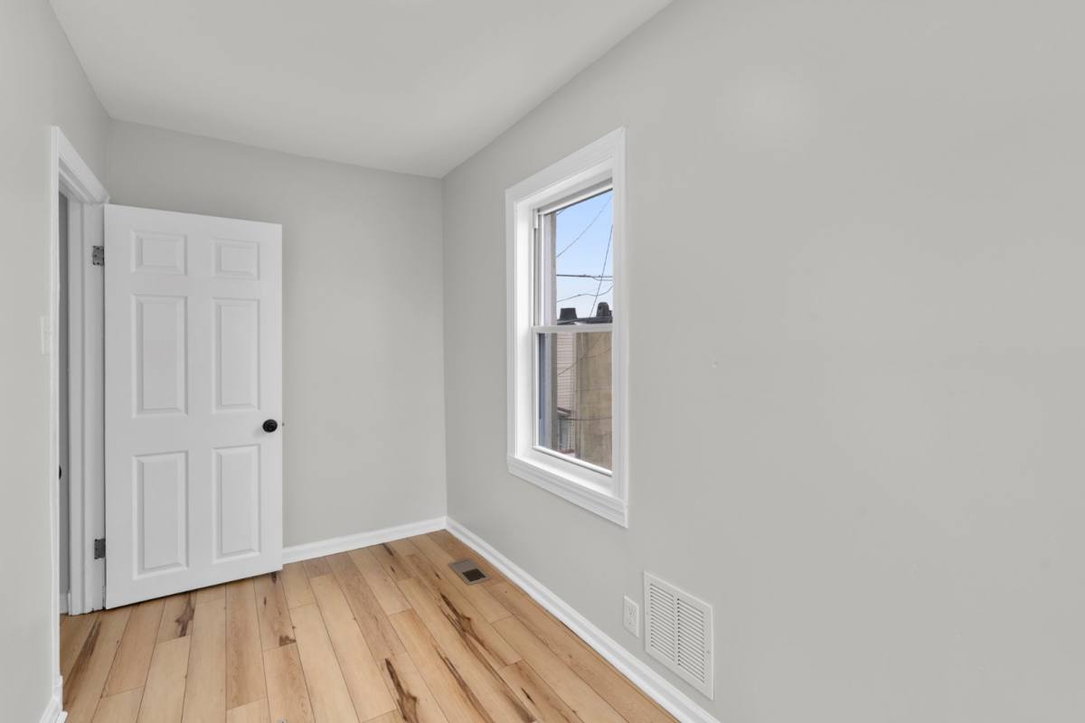 Townhouse for rent at 101 S Dean St, Baltimore, MD 21224