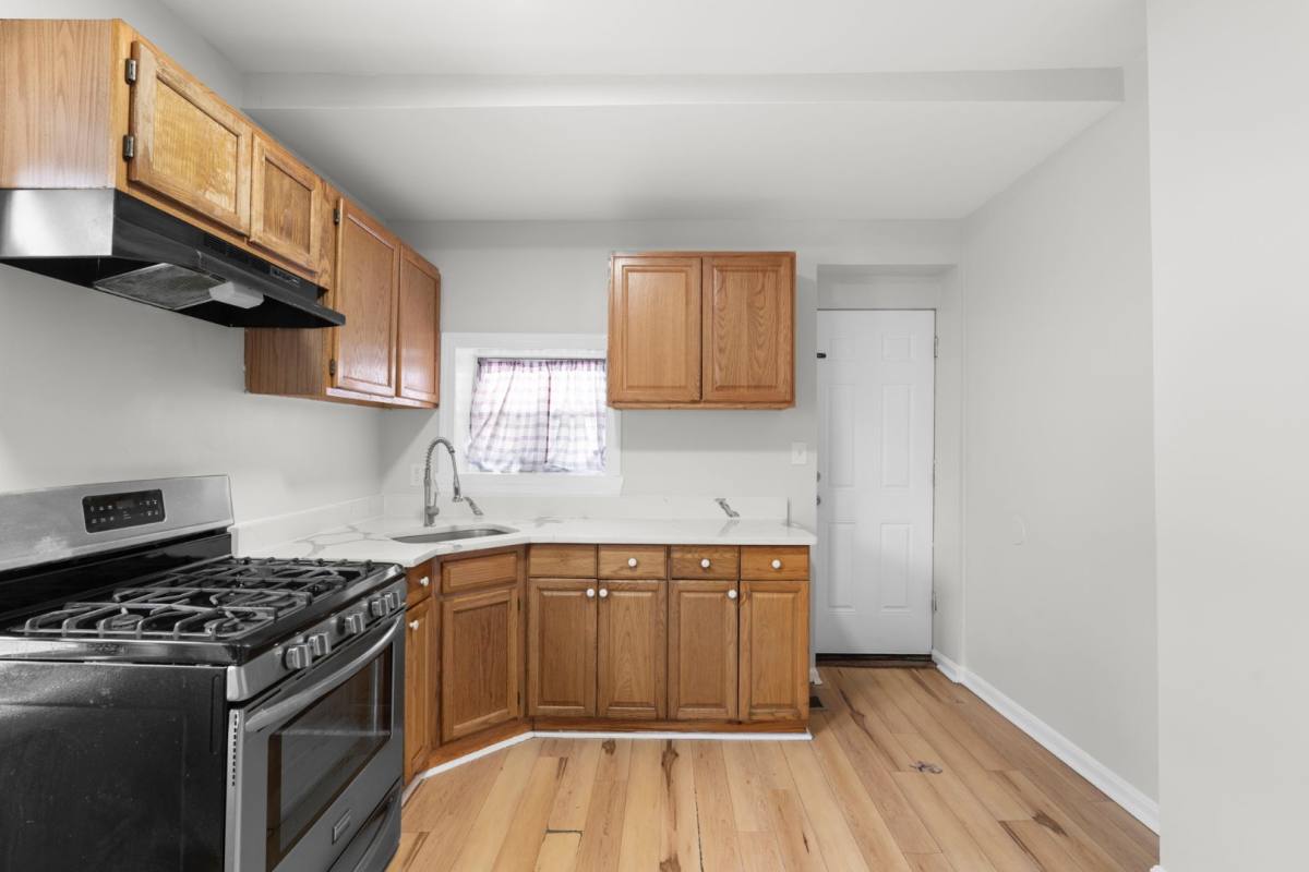 Townhouse for rent at 101 S Dean St, Baltimore, MD 21224
