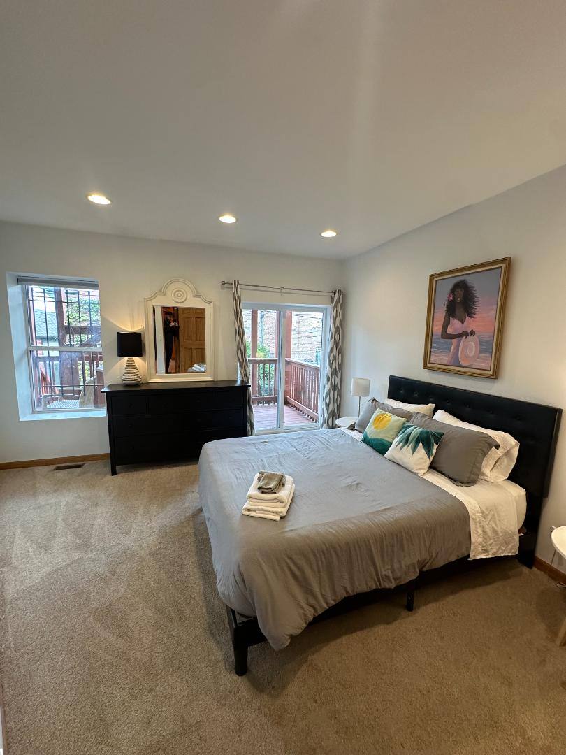 Apartment for rent at 2746 N Ashland Ave #1, Chicago, IL 60614