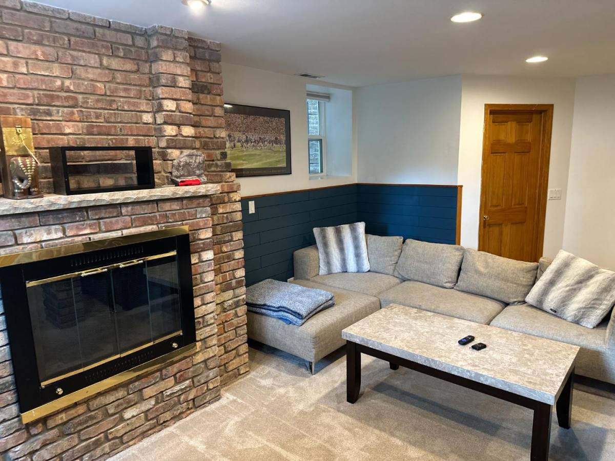 Apartment for rent at 2746 N Ashland Ave #1, Chicago, IL 60614