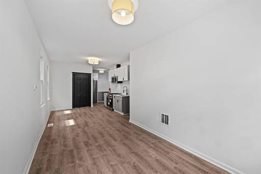 Apartment for rent at 160 Garfield Ave, Jersey City, NJ 07305