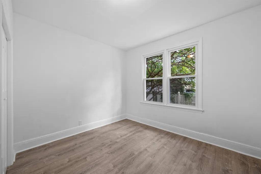 Apartment for rent at 160 Garfield Ave, Jersey City, NJ 07305