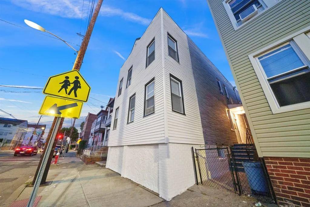 Apartment for rent at 160 Garfield Ave, Jersey City, NJ 07305