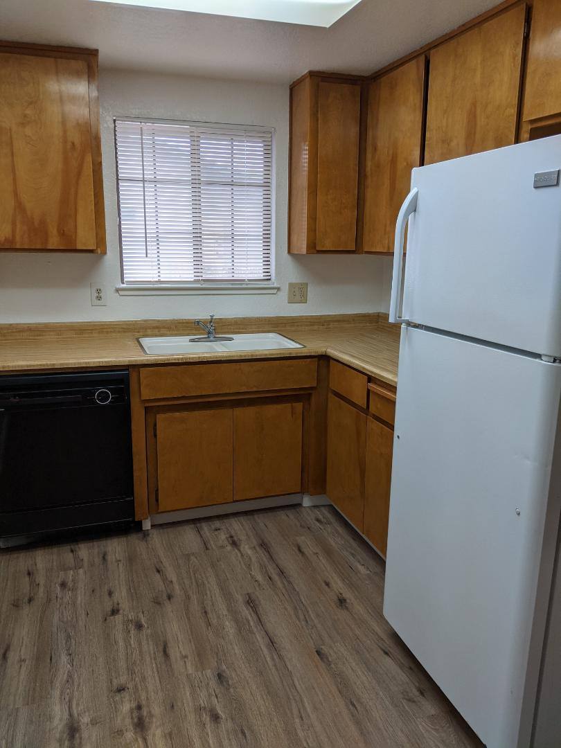 Apartment for rent at 1320 Lakewood Ave #B17, Modesto, CA 95355