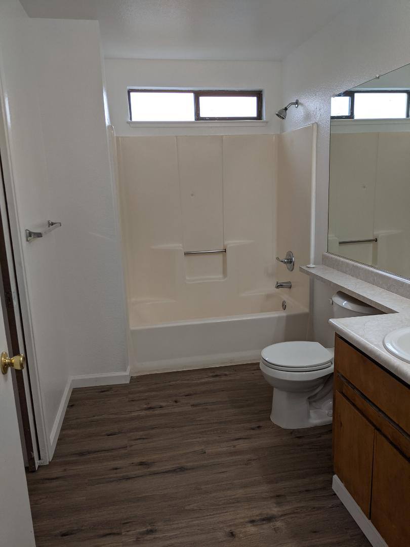 Apartment for rent at 1320 Lakewood Ave #B17, Modesto, CA 95355