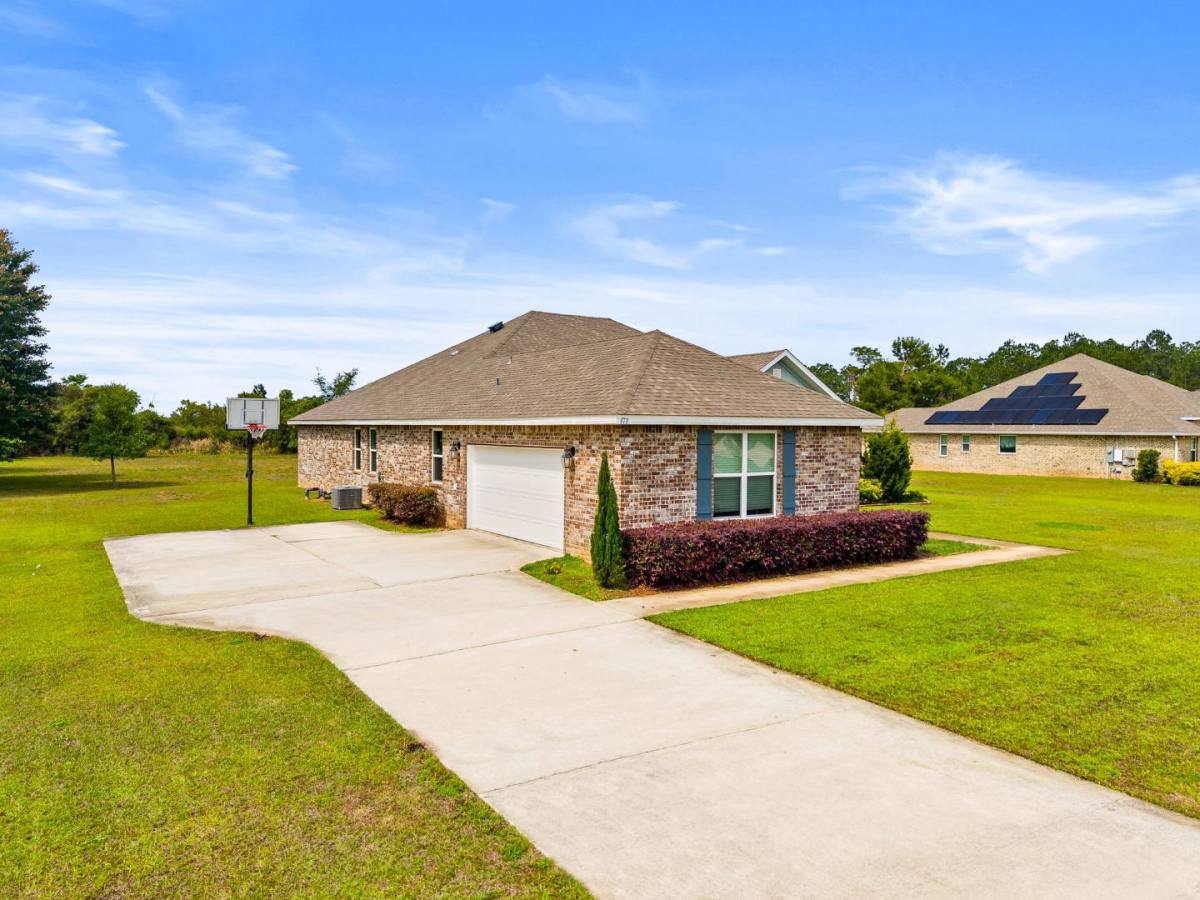 House for rent at 173 Tournament Lane, Freeport, FL 32439