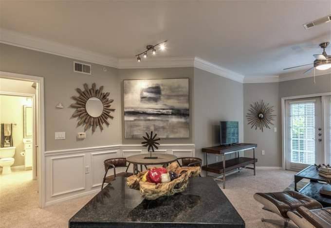 Apartment for rent at 3 Hermann Museum Circle Dr, Houston, TX 77004