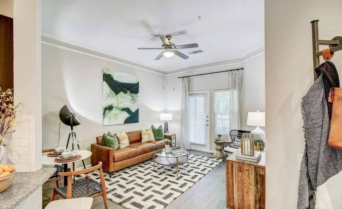 Apartment for rent at 225 S Heights Blvd, Houston, TX 77007
