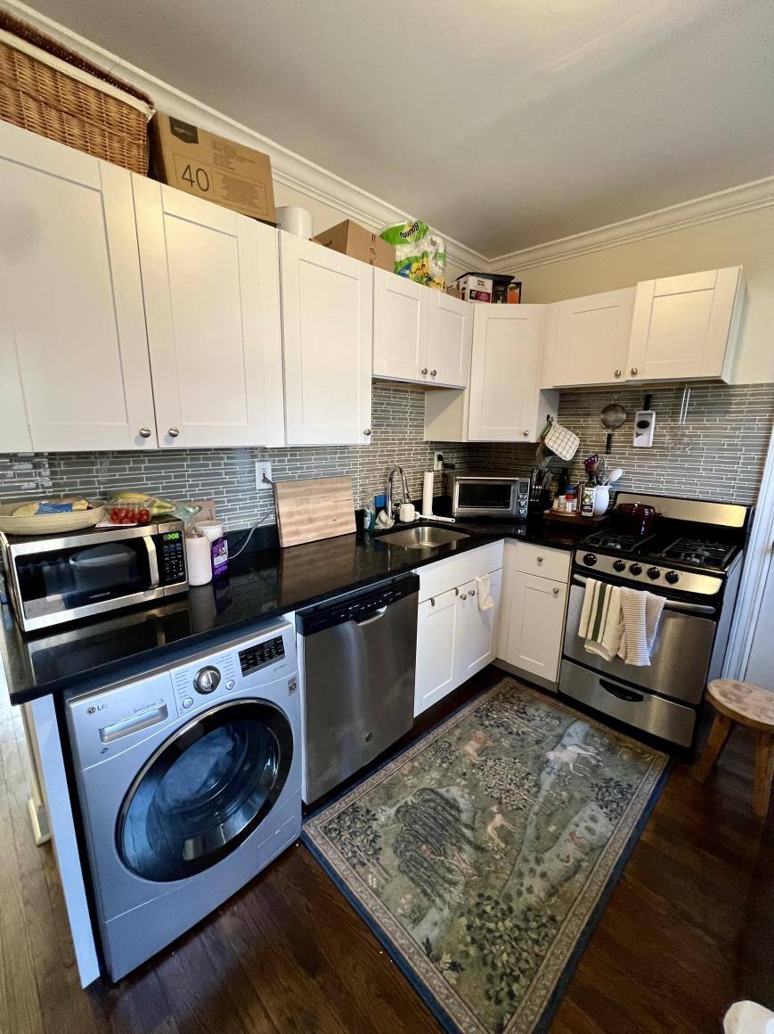 Apartment for rent at 2535 N Seminary, Chicago, IL 60614