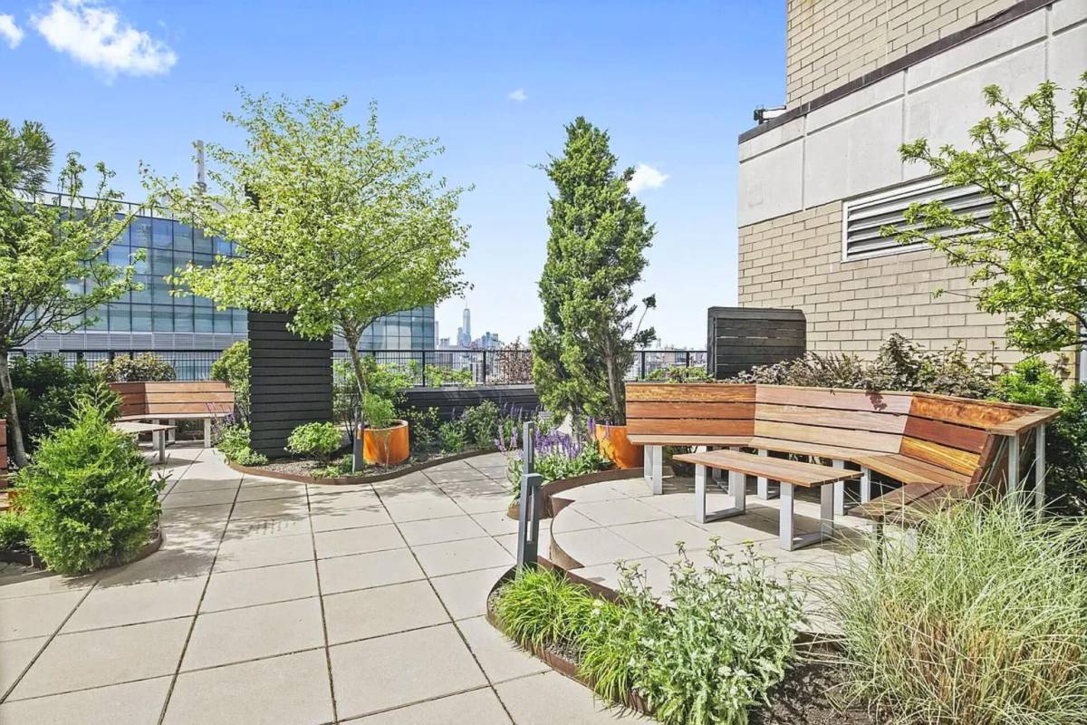 Apartment for rent at 330 E 38th St, New York, NY 10016