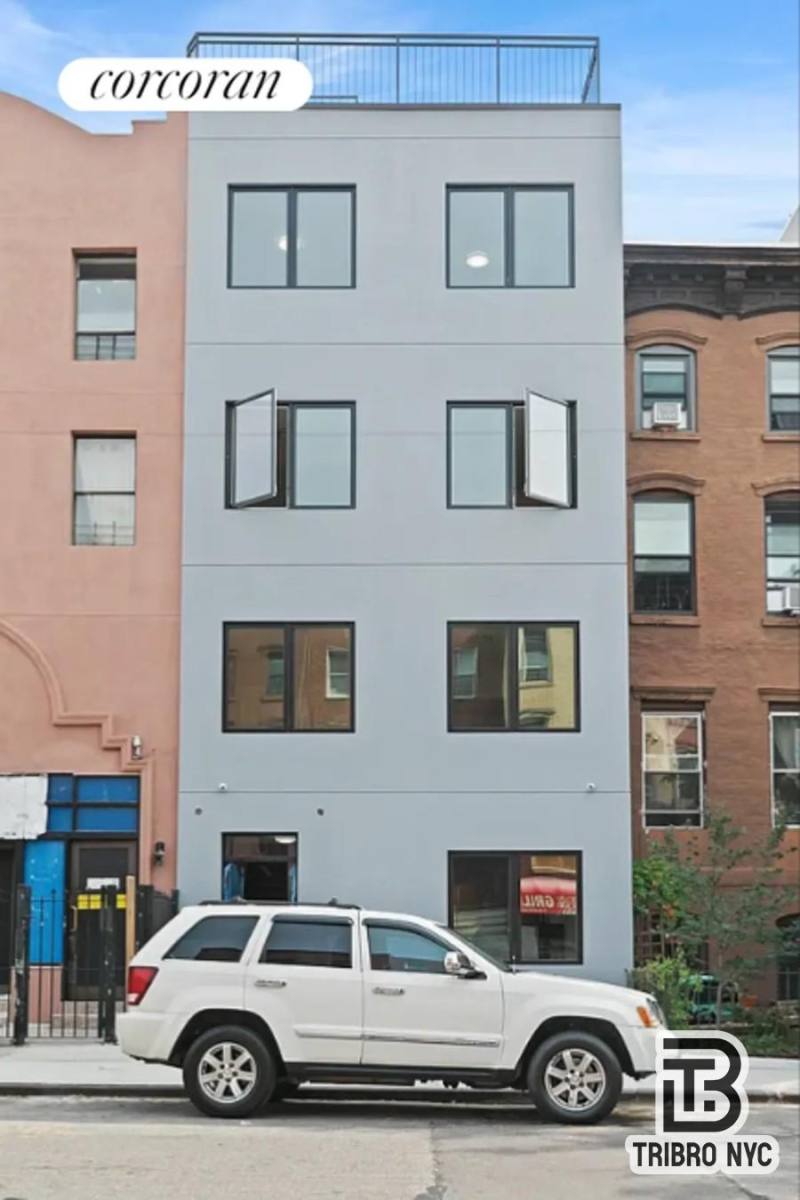 Townhouse for rent at 437 Franklin Ave #4A, Brooklyn, NY 11216