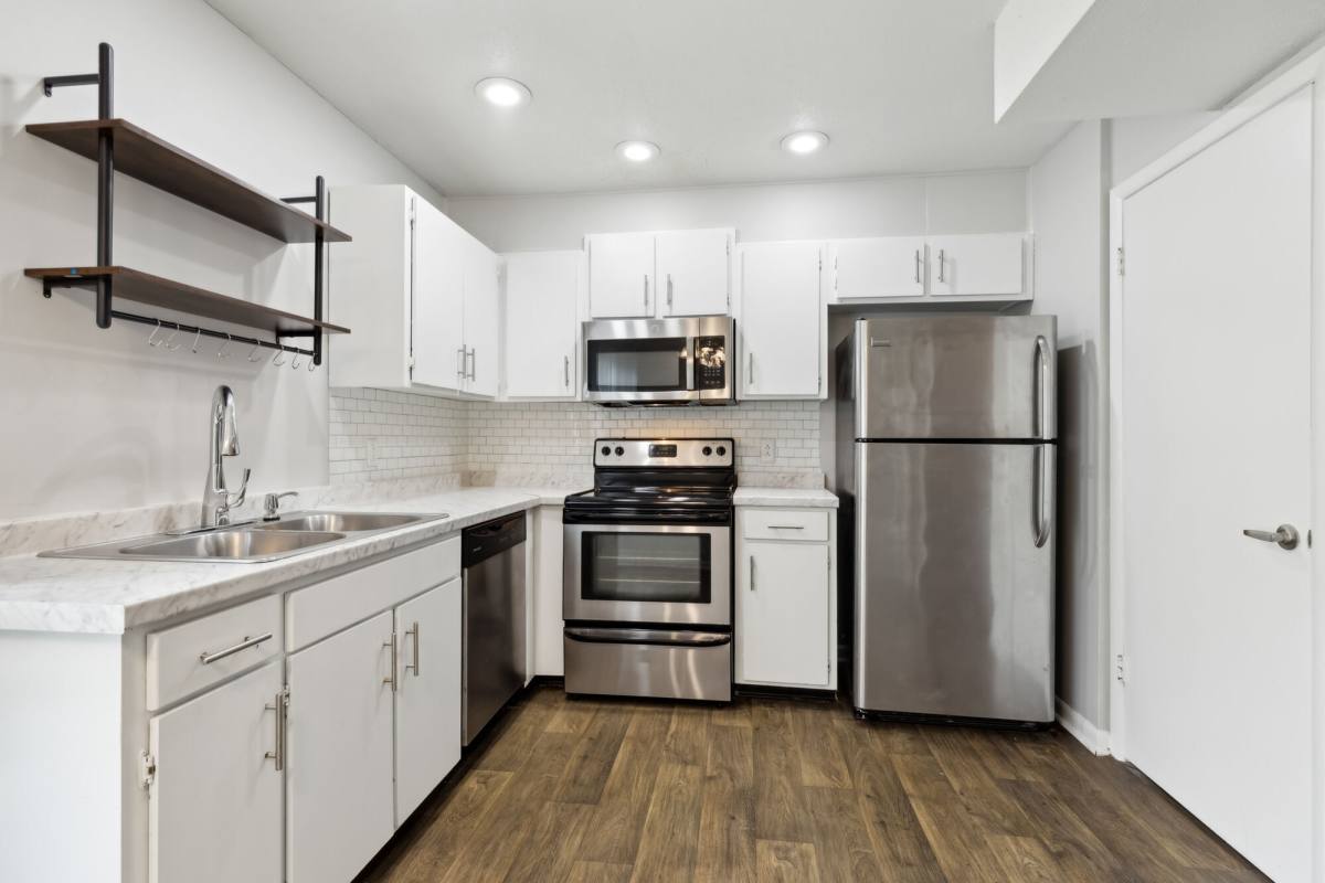 Townhouse for rent at Northshore Village, 621 Memorial Dr, Chattanooga, TN 37415