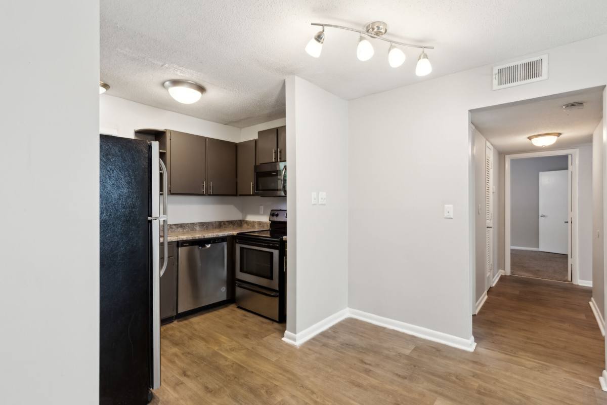Townhouse for rent at Northshore Village, 621 Memorial Dr, Chattanooga, TN 37415