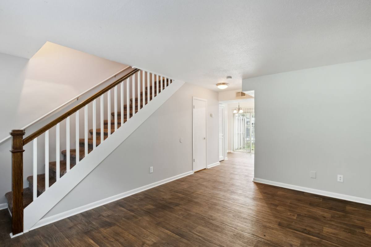 Townhouse for rent at Northshore Village, 621 Memorial Dr, Chattanooga, TN 37415