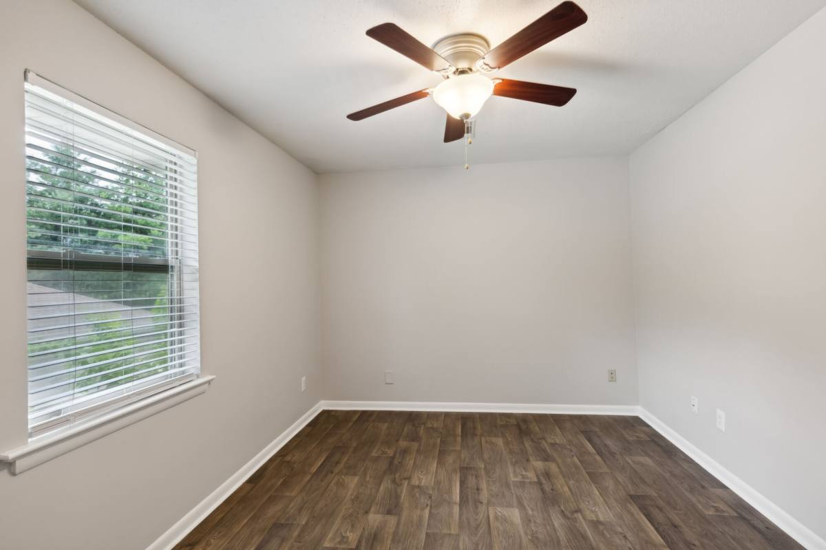 Townhouse for rent at Northshore Village, 621 Memorial Dr, Chattanooga, TN 37415