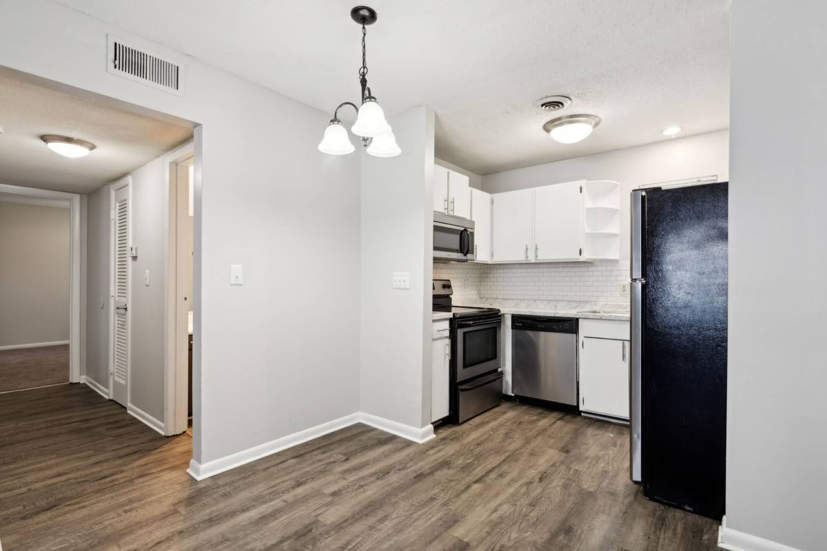 Townhouse for rent at Northshore Village, 621 Memorial Dr, Chattanooga, TN 37415