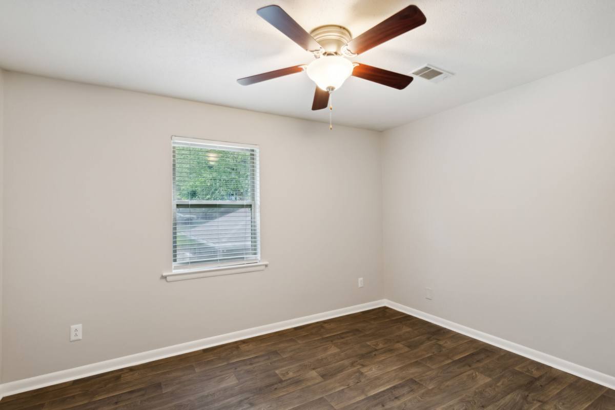 Townhouse for rent at Northshore Village, 621 Memorial Dr, Chattanooga, TN 37415