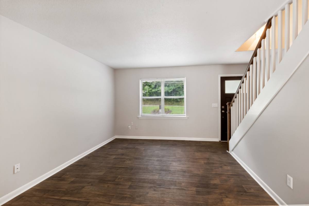 Townhouse for rent at Northshore Village, 621 Memorial Dr, Chattanooga, TN 37415
