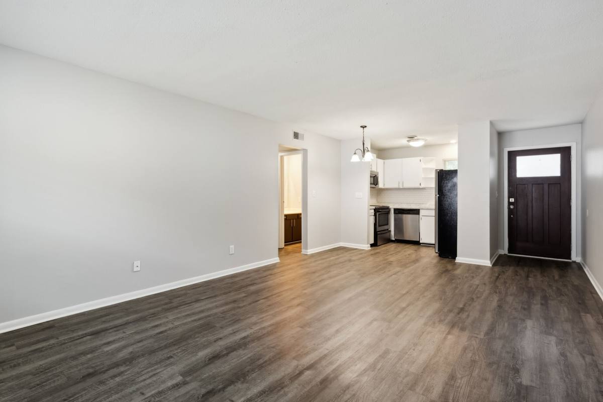 Townhouse for rent at Northshore Village, 621 Memorial Dr, Chattanooga, TN 37415