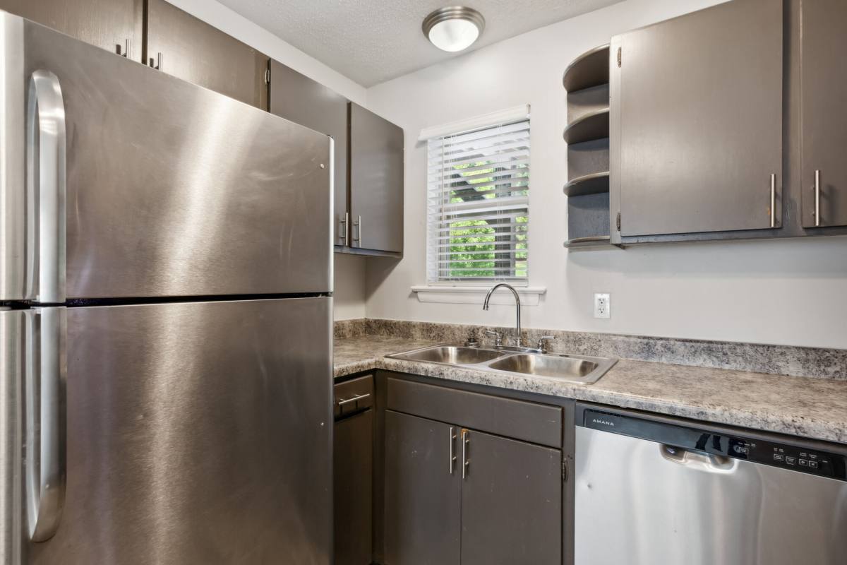 Townhouse for rent at Northshore Village, 621 Memorial Dr, Chattanooga, TN 37415