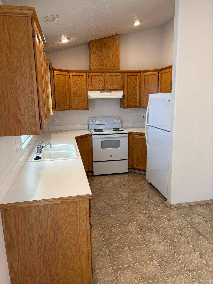 Apartment for rent at 11719-21 E Nora Ave, Spokane, WA 99206