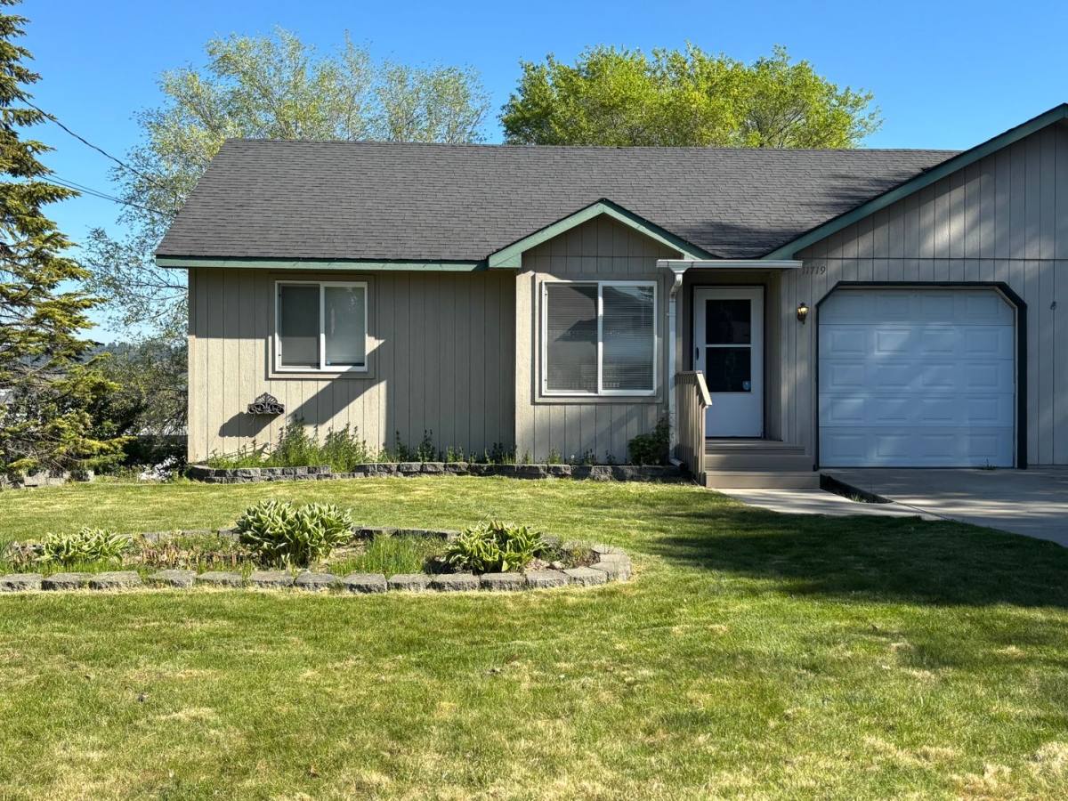 Apartment for rent at 11719-21 E Nora Ave, Spokane, WA 99206