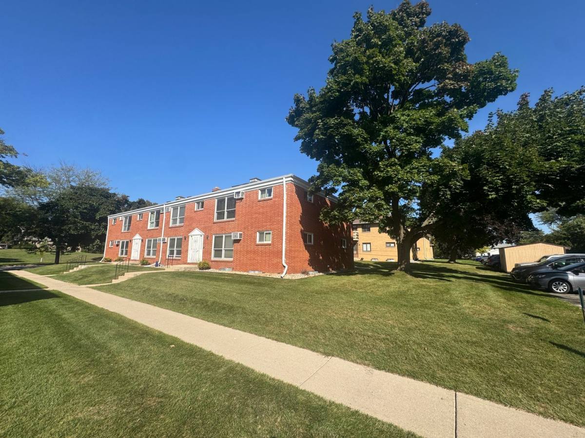Apartment for rent at 417-447 N Moreland Blvd, Waukesha, WI 53188