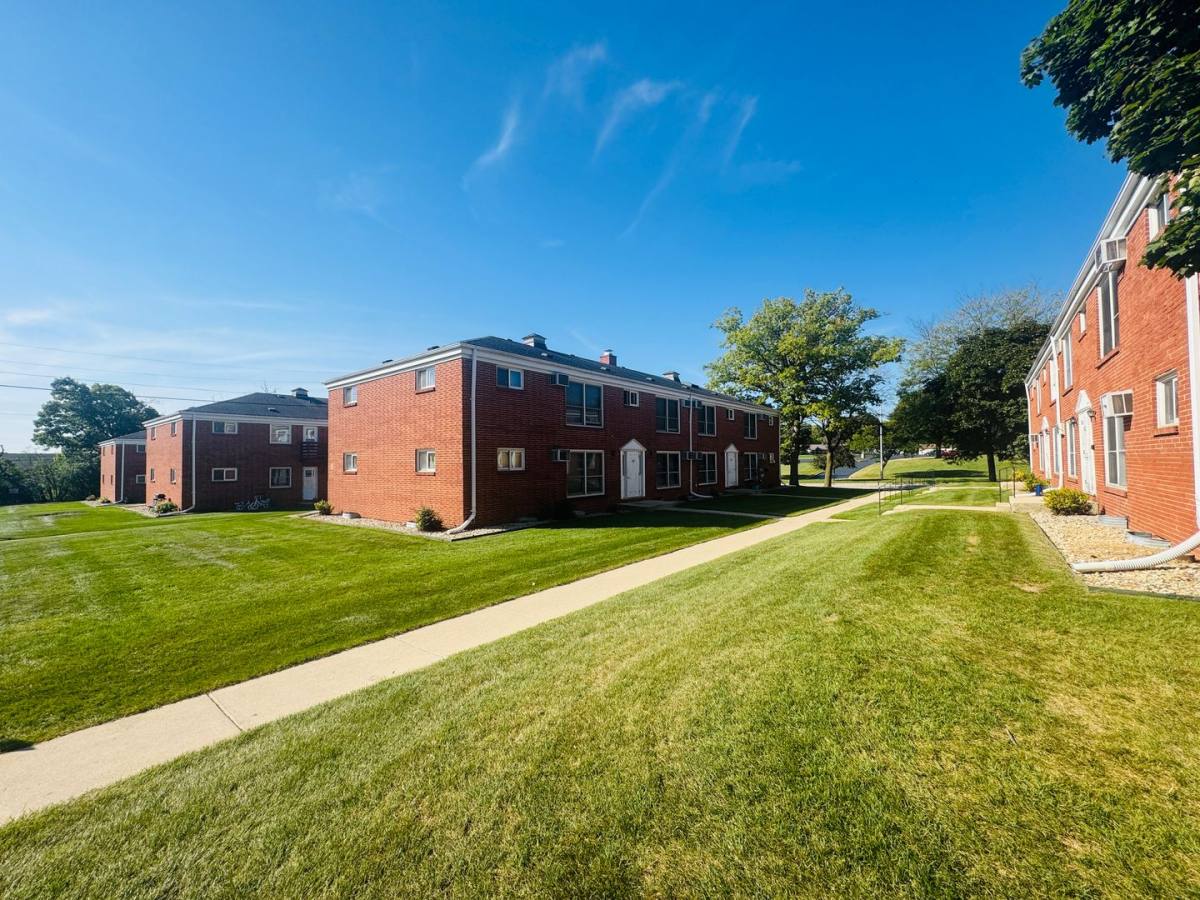 Apartment for rent at 417-447 N Moreland Blvd, Waukesha, WI 53188