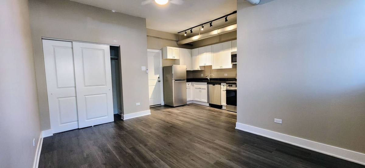Apartment for rent at 4764 N Virginia, Chicago, IL 60625