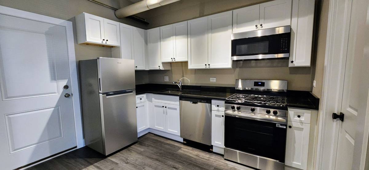 Apartment for rent at 4764 N Virginia, Chicago, IL 60625