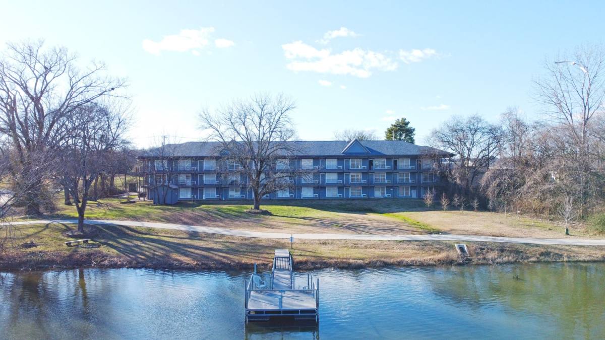 Apartment for rent at 119 Sanders Ferry Rd, Hendersonville, TN 37075