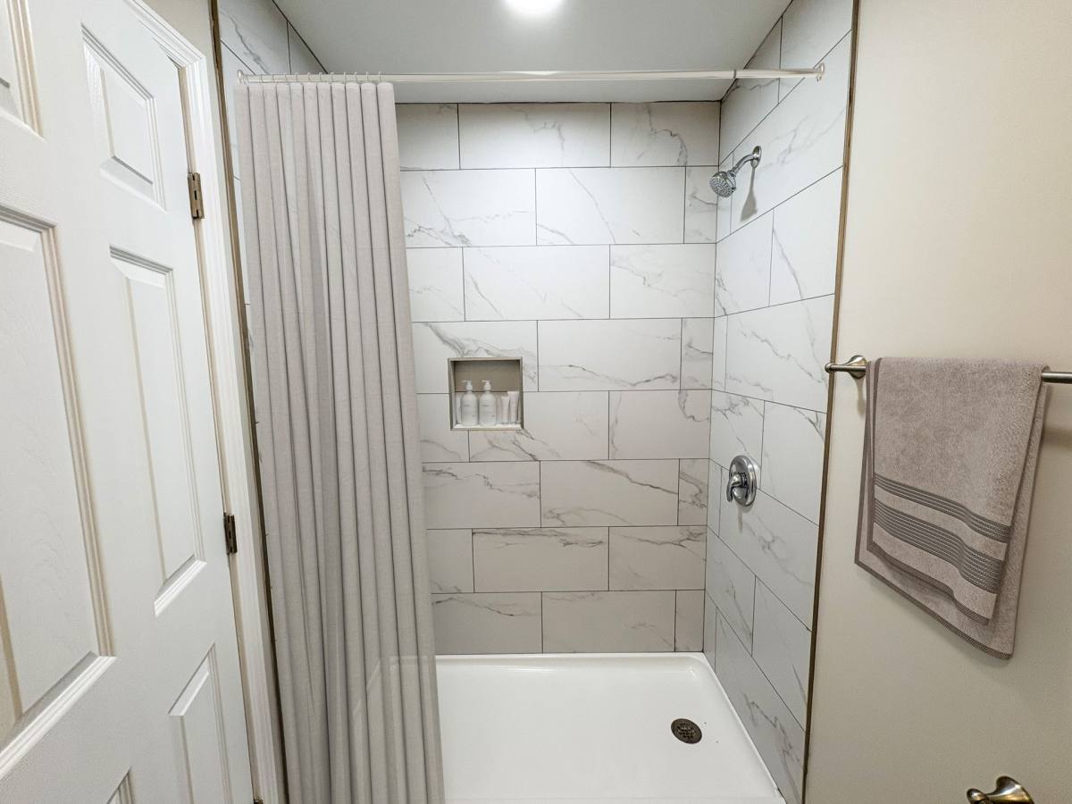 Apartment for rent at 119 Sanders Ferry Rd, Hendersonville, TN 37075