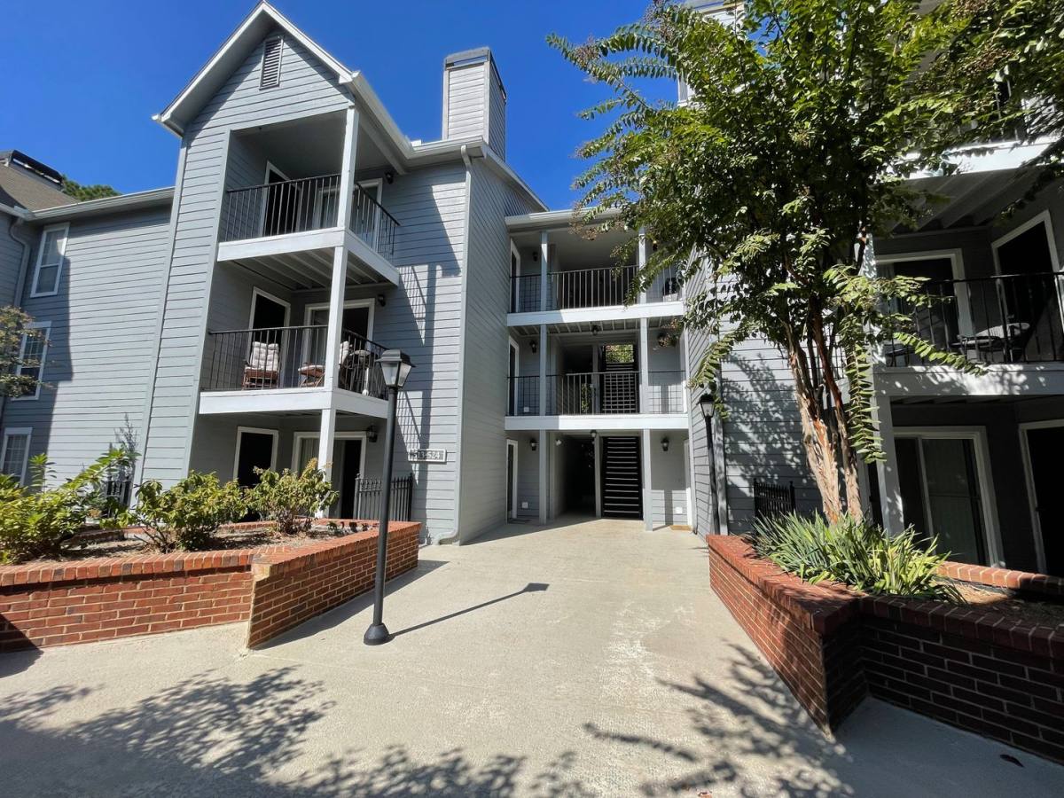 Condo for rent at 524 Granville Court, Atlanta, GA 30328