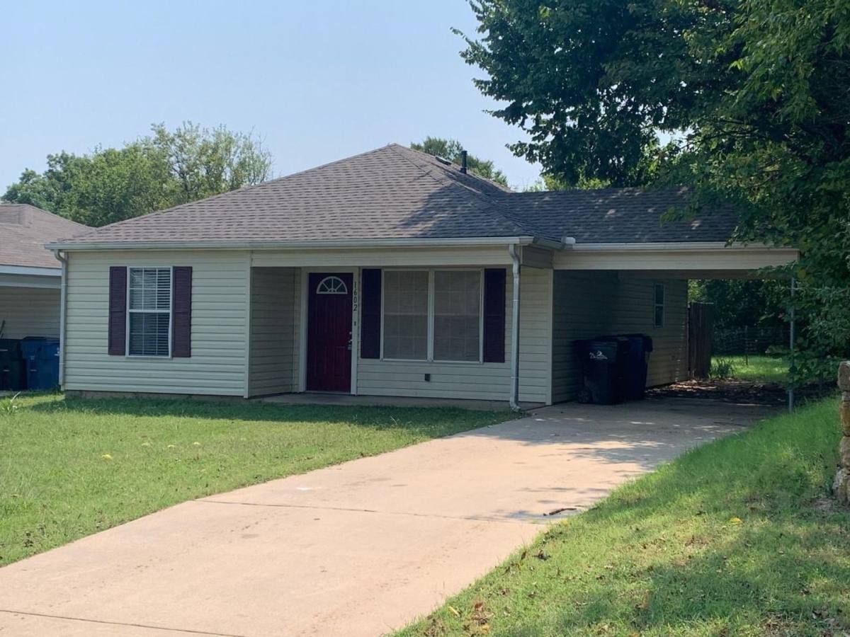 House for rent at 1602 W Elm St, Denison, TX 75020